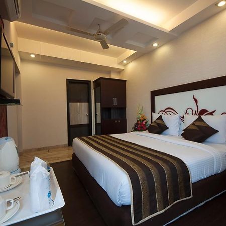 Pitrashish Grand And Premium Hotel Delhi  Eksteriør billede