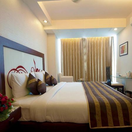 Pitrashish Grand And Premium Hotel Delhi  Eksteriør billede