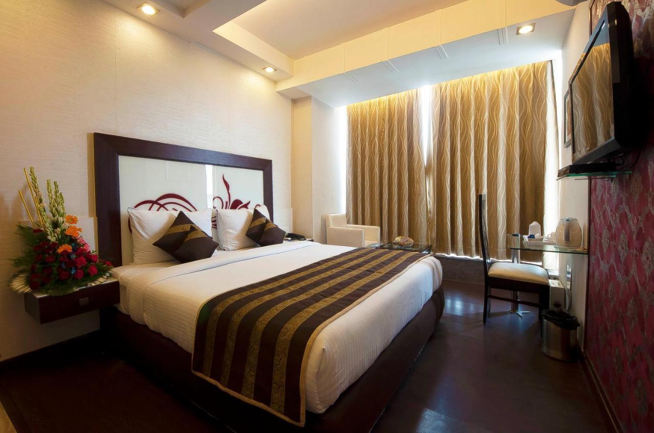 Pitrashish Grand And Premium Hotel Delhi  Eksteriør billede