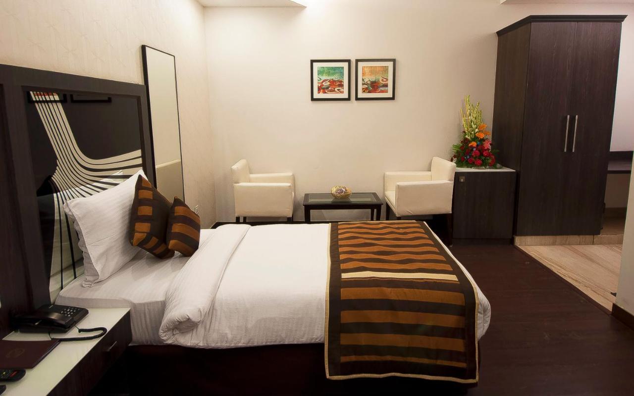 Pitrashish Grand And Premium Hotel Delhi  Eksteriør billede