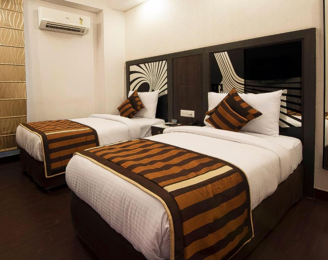 Pitrashish Grand And Premium Hotel Delhi  Eksteriør billede