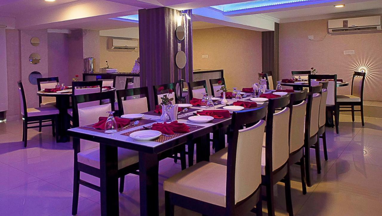 Pitrashish Grand And Premium Hotel Delhi  Eksteriør billede